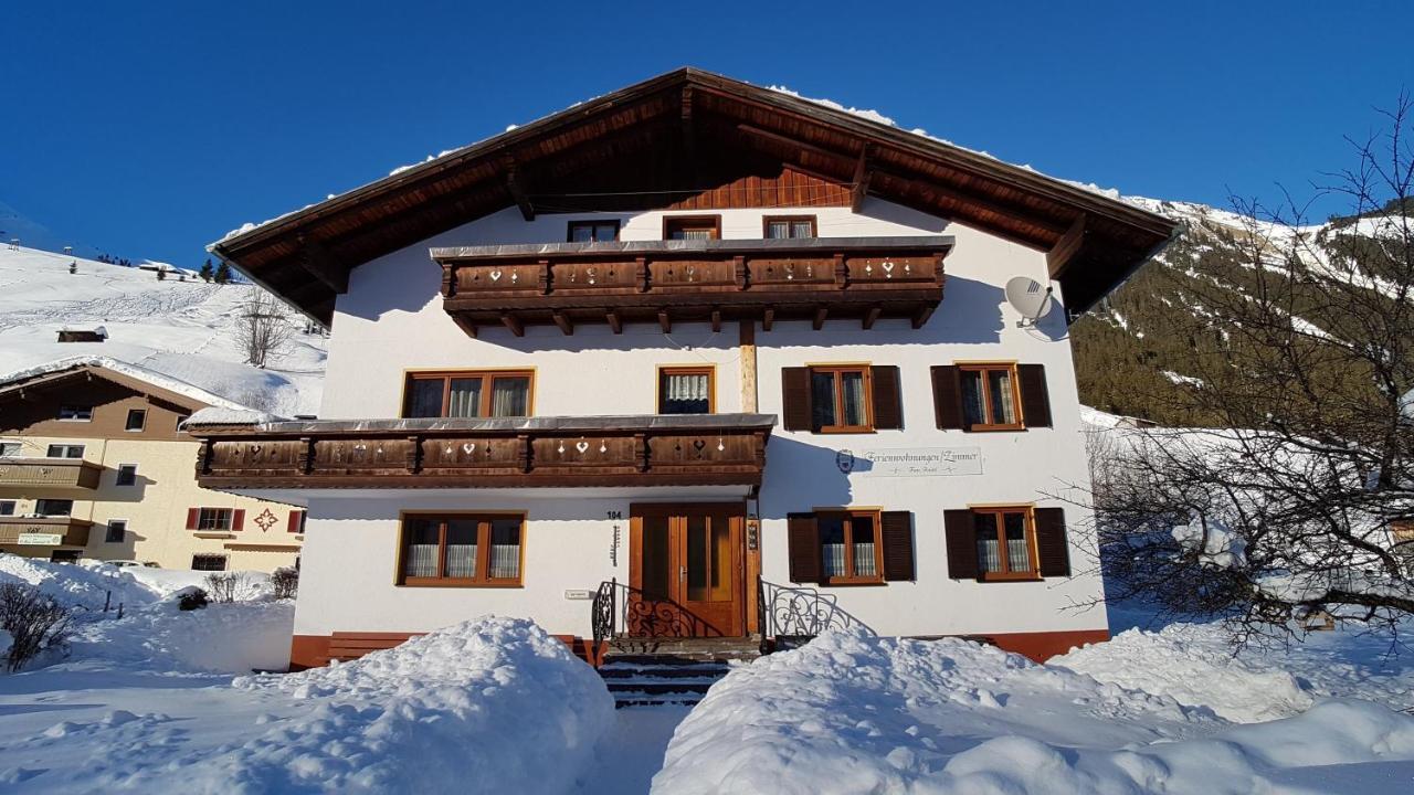 Haus Christof Apartamento Holzgau Exterior foto