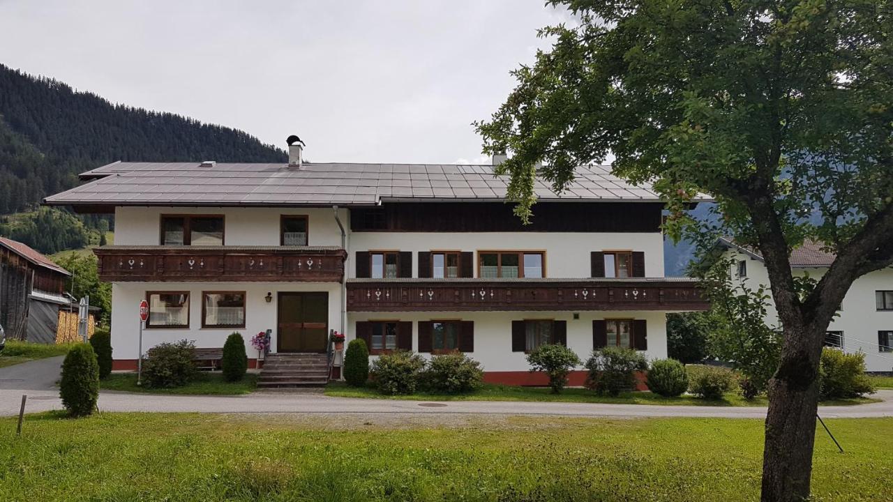 Haus Christof Apartamento Holzgau Exterior foto