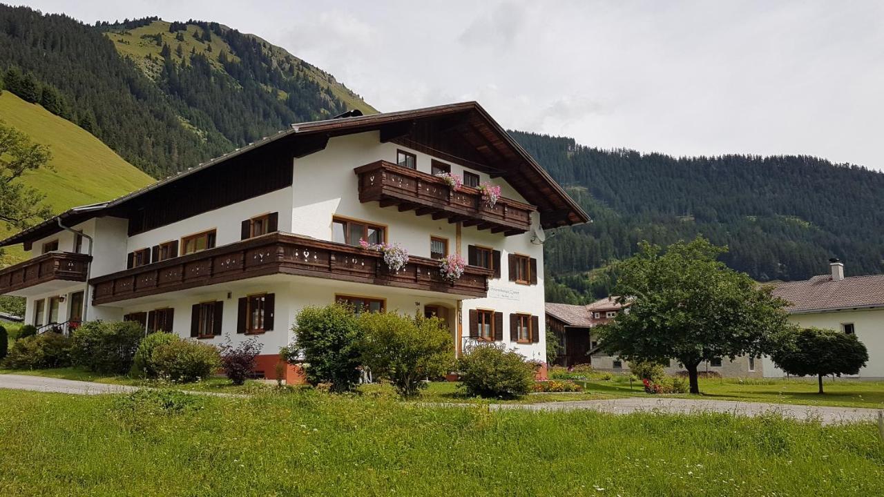 Haus Christof Apartamento Holzgau Exterior foto