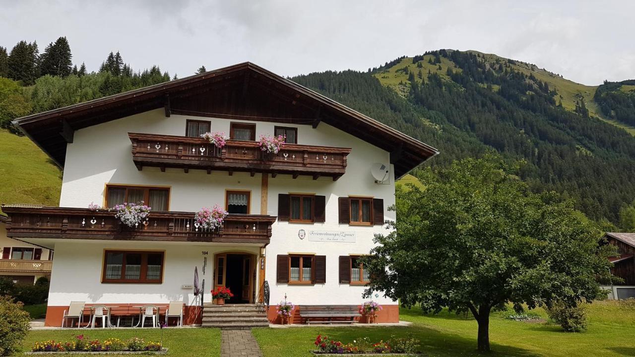 Haus Christof Apartamento Holzgau Exterior foto